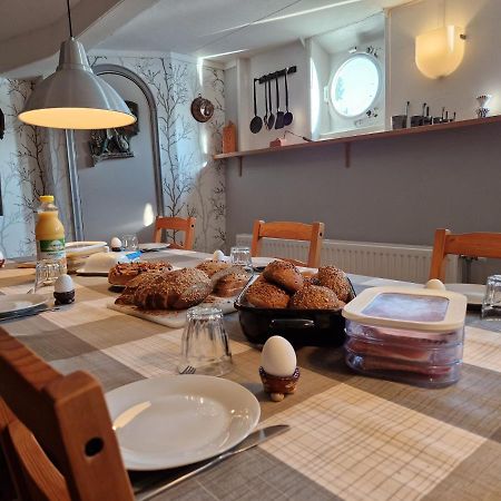 De Logeerboot Dordrecht Bed & Breakfast Bagian luar foto