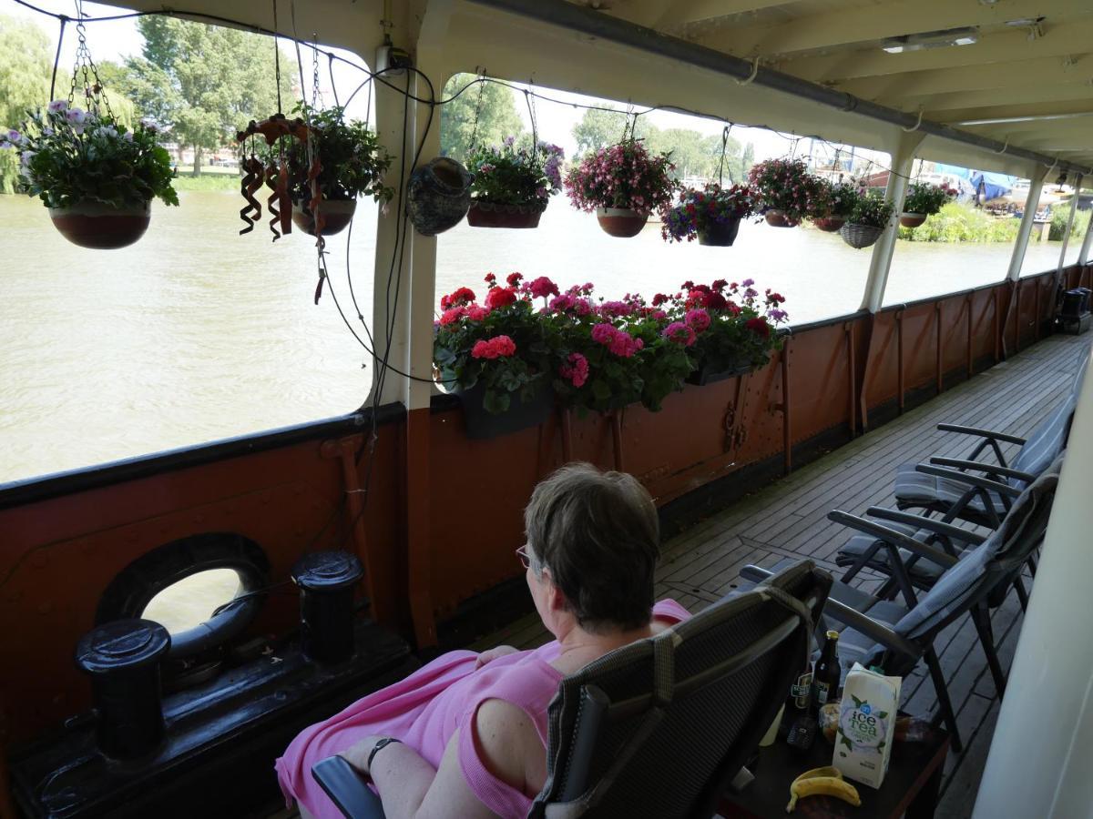 De Logeerboot Dordrecht Bed & Breakfast Bagian luar foto