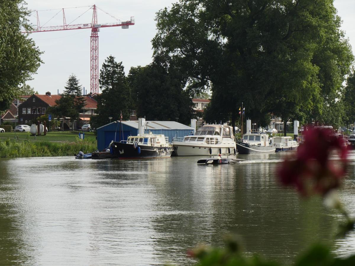 De Logeerboot Dordrecht Bed & Breakfast Bagian luar foto