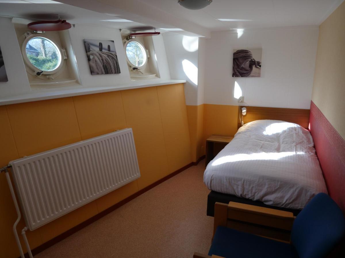 De Logeerboot Dordrecht Bed & Breakfast Bagian luar foto