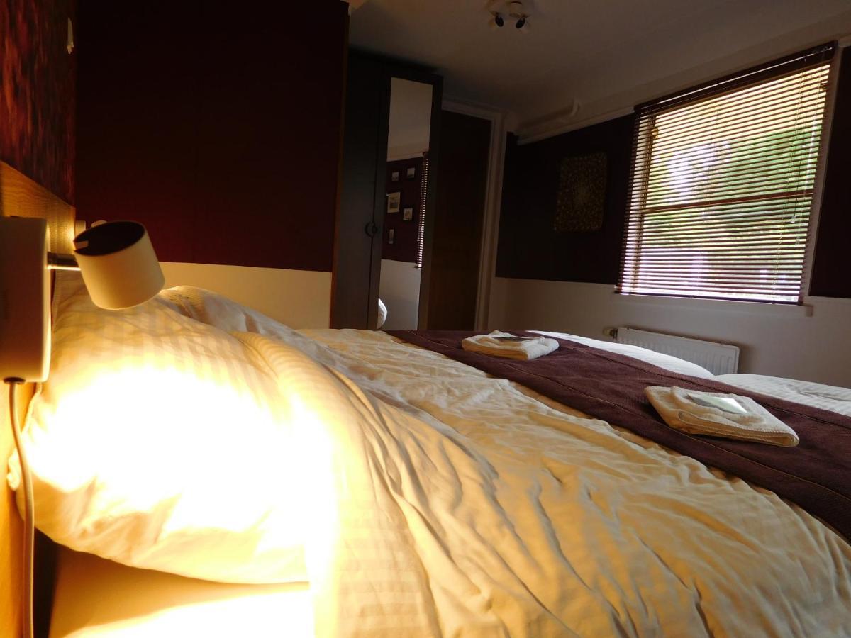 De Logeerboot Dordrecht Bed & Breakfast Bagian luar foto