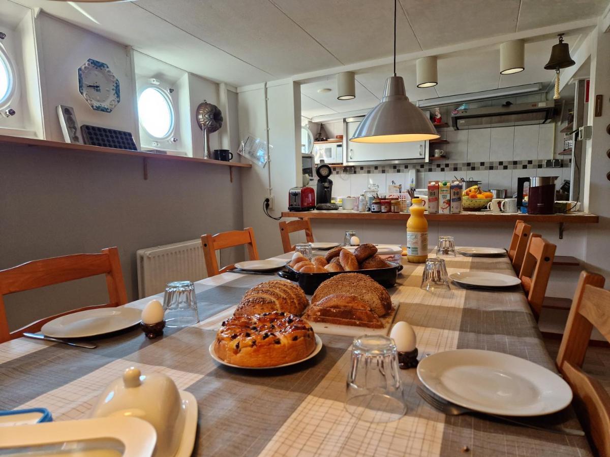 De Logeerboot Dordrecht Bed & Breakfast Bagian luar foto
