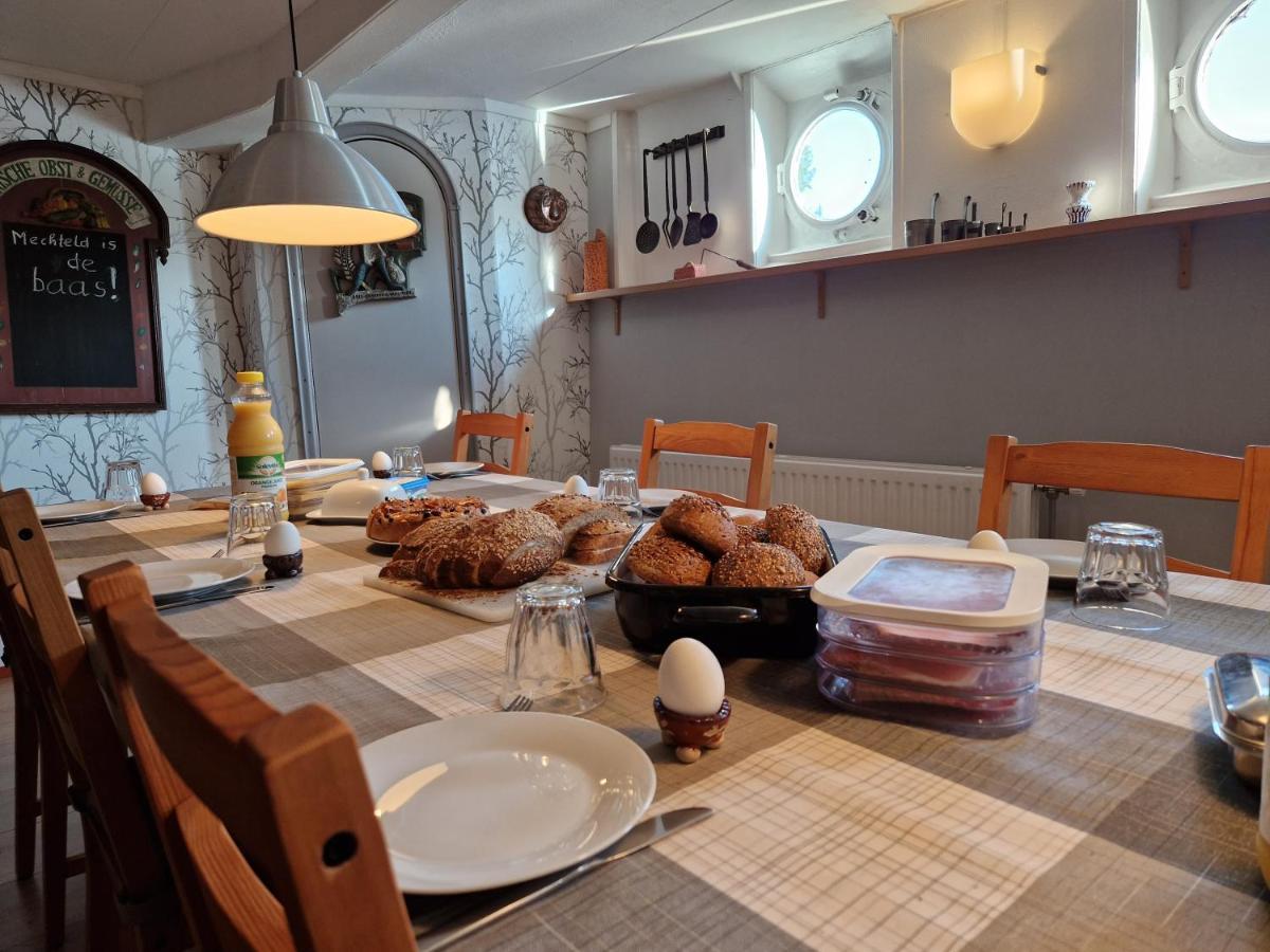 De Logeerboot Dordrecht Bed & Breakfast Bagian luar foto